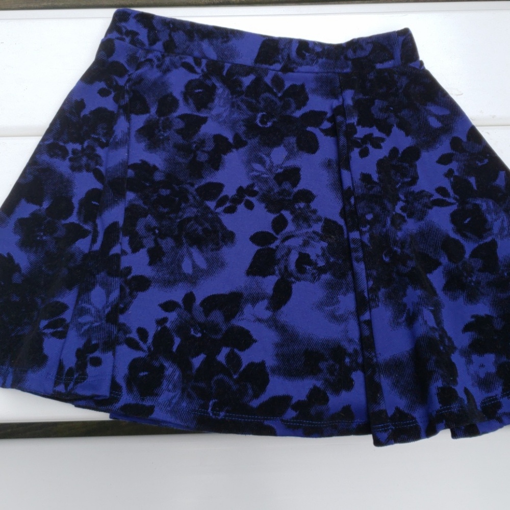 rue 21 A line skirt perfect for the holidays!!
